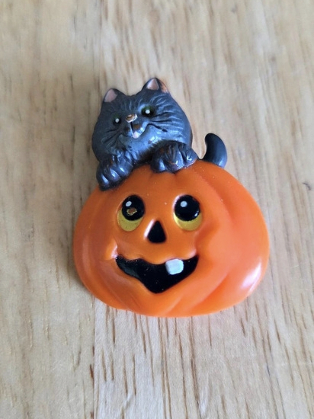 Russ Vintage Black Cat on Pumpkin Halloween Pin Orange & Black